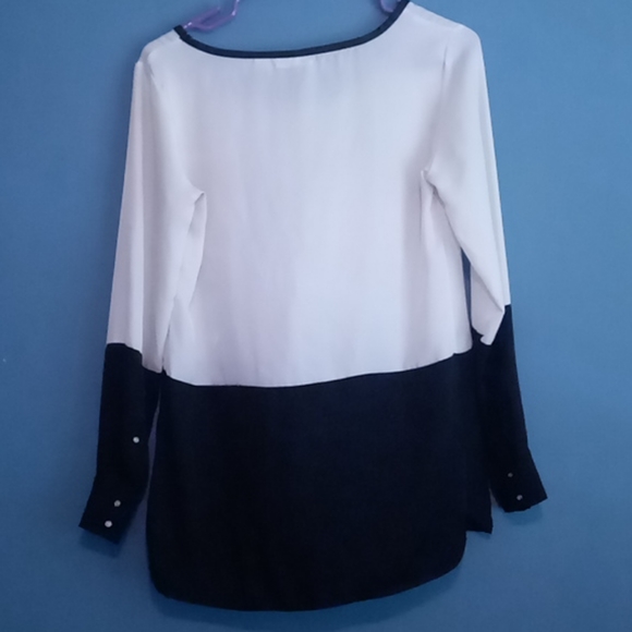 Block Blouse - Picture 2 of 3